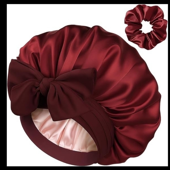 Accessories - 💕NWT Elegant Burgundy Satin Hair Bonnet with Scrunchie